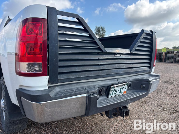 2011-gmc-sierra-2500-image-18
