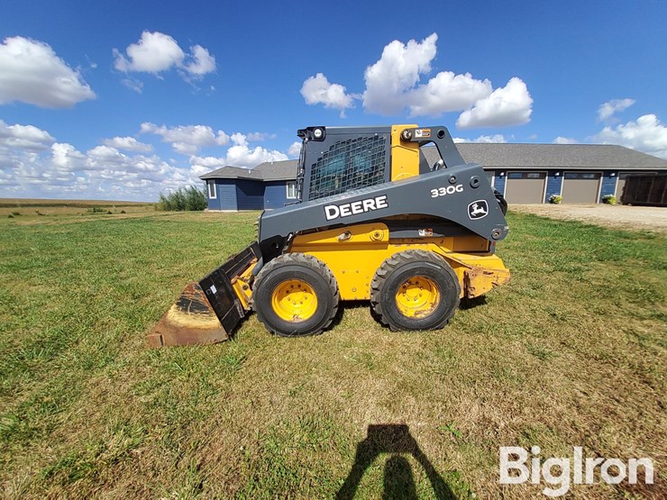 2017-deere-330g-image-8
