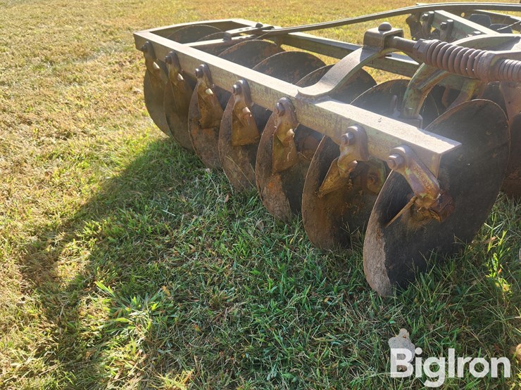 john-deere-8-image-16