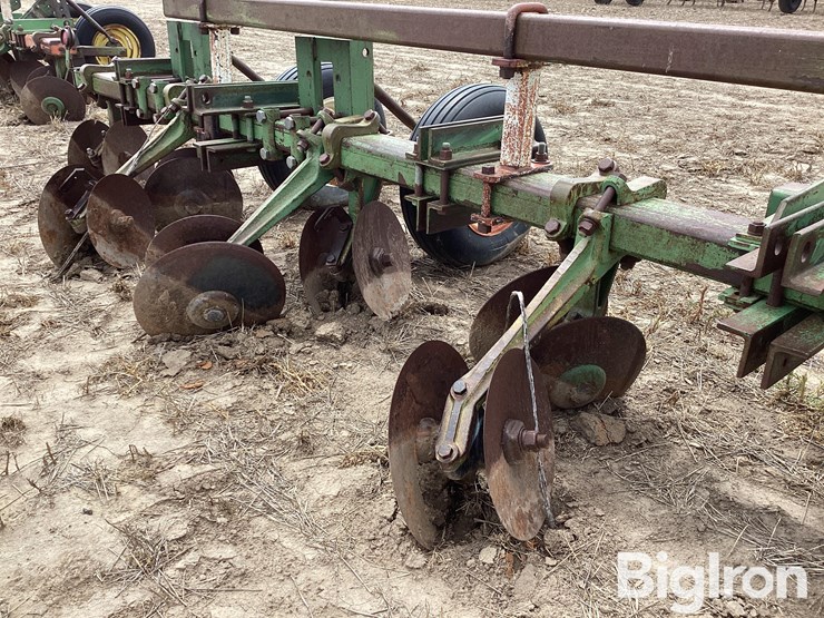 john-deere-28-image-16