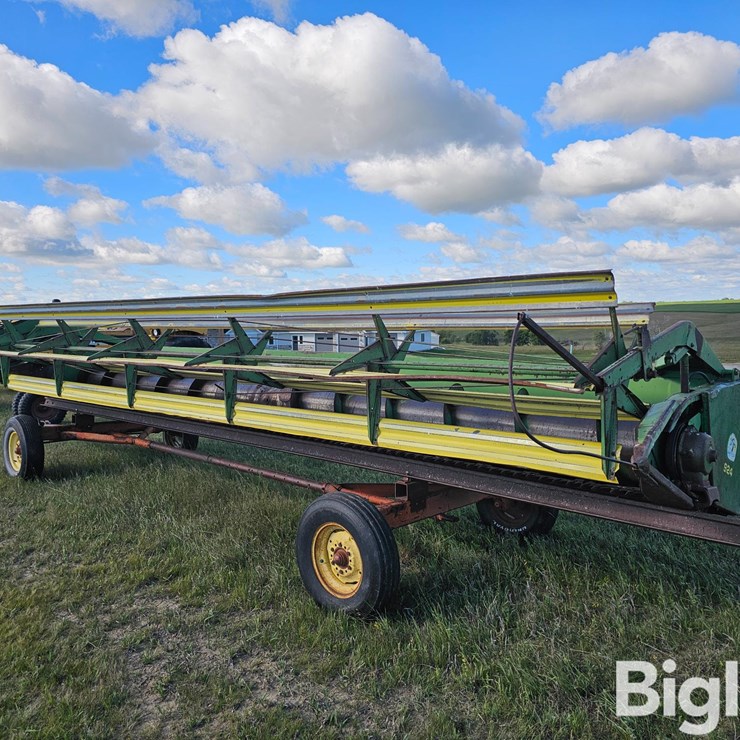 JOHN DEERE 224