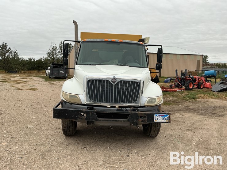 2002-international-durastar-4400-image-2