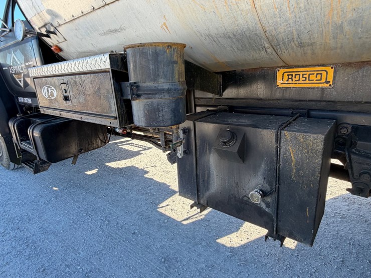 ford-f700-image-8