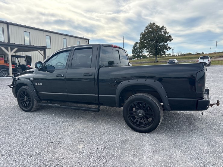 #29415-•-ram-1500-pickup-truck-image-6