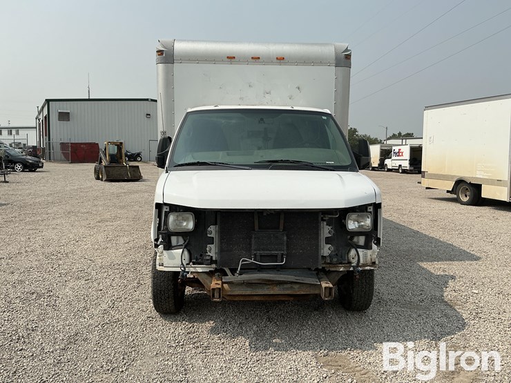 2010-chevrolet-3500-image-2