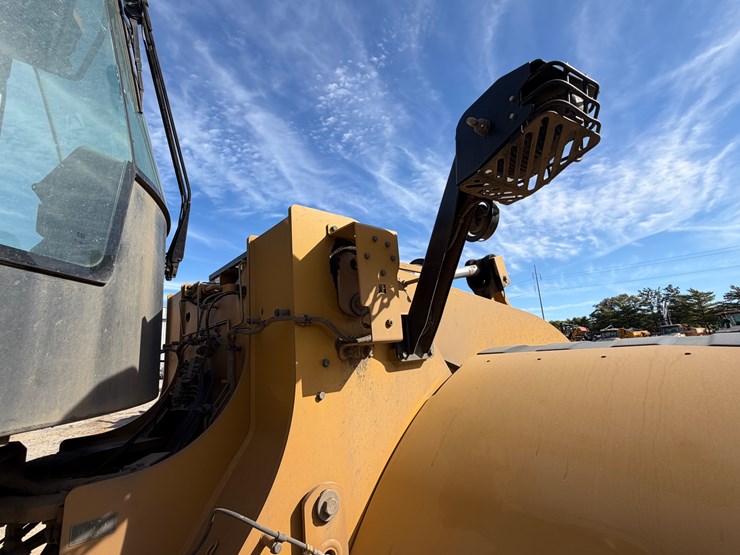 caterpillar-966m-image-38