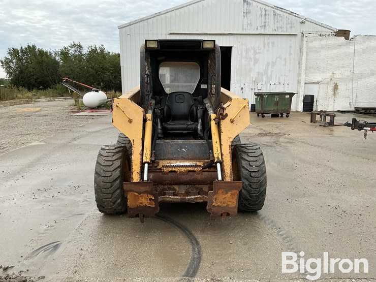 2009-john-deere-325-image-2