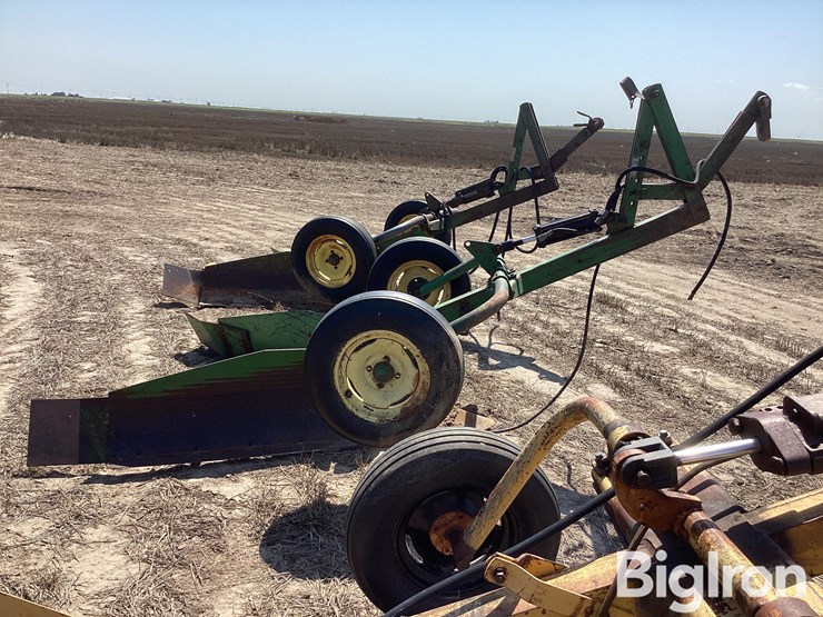 john-deere-12-image-4