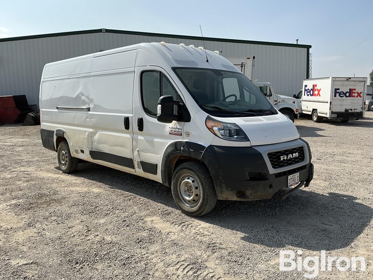 2021-dodge-3500-image-3