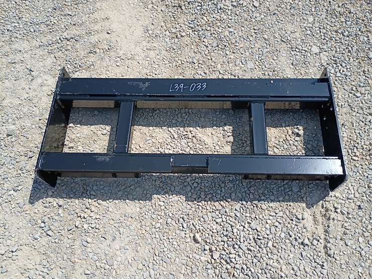 #l39-033-•-wolverine-pallet-fork-frame-skid-steer-attachment-image-1