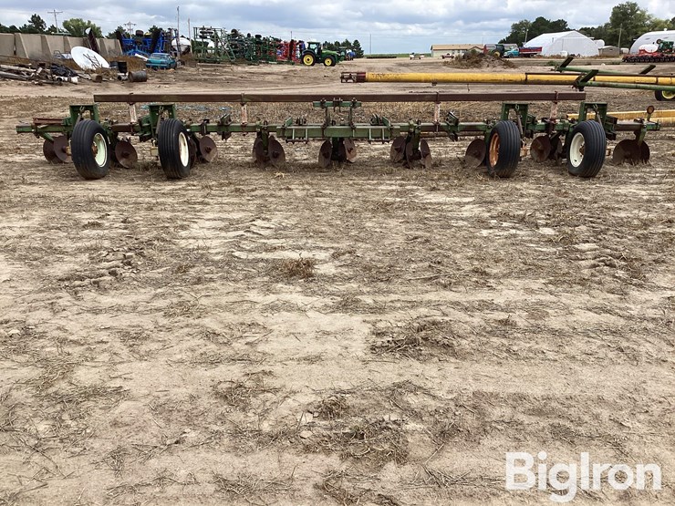 john-deere-28-image-2