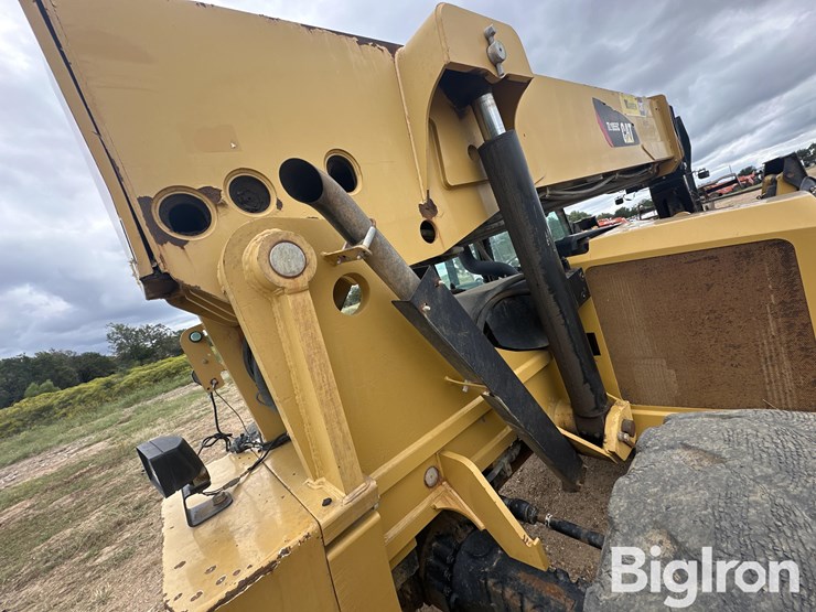 2014-caterpillar-tl1055c-image-16