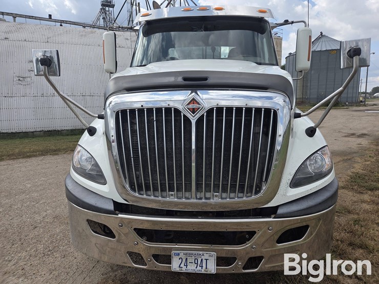 2013-international-prostar-image-2