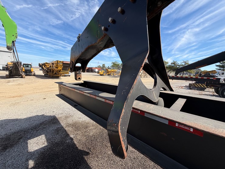 caterpillar-559c-image-21