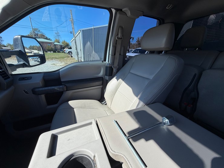 2017-ford-f450-xl-image-27