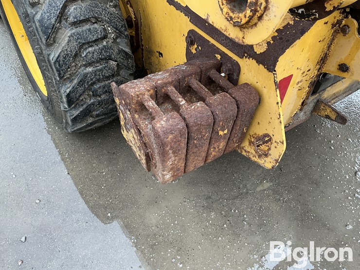 2009-john-deere-325-image-15