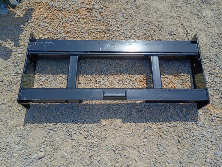#l39-034-•-wolverine-pallet-fork-frame-skid-steer-attachment-image-1