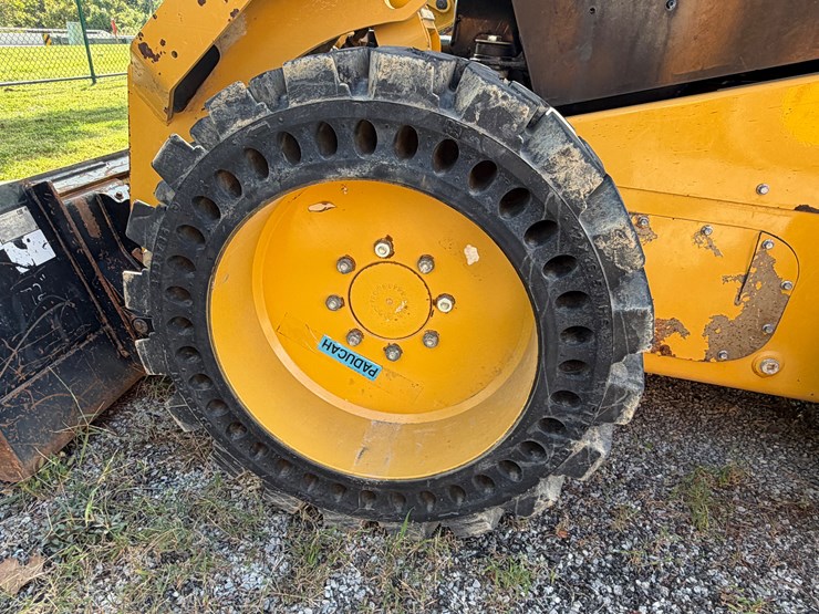 caterpillar-262d3-image-9