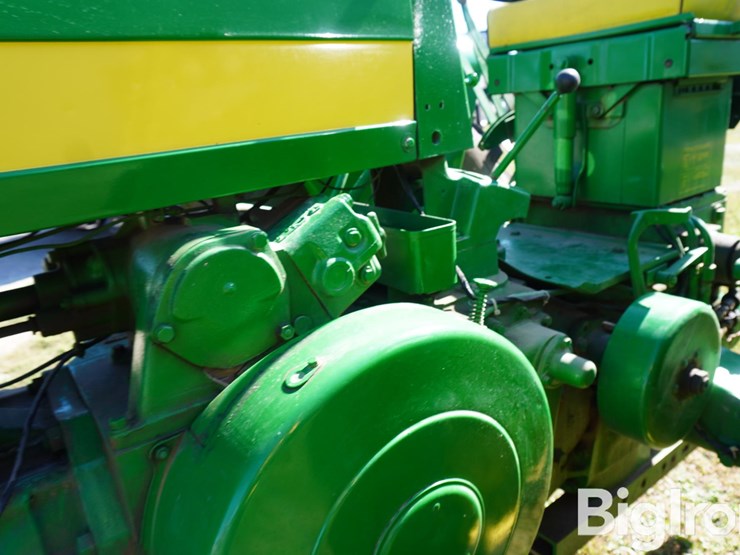 1957-john-deere-720-image-11