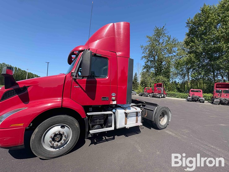 2018-volvo-vnr42t-truck-tractor-image-9