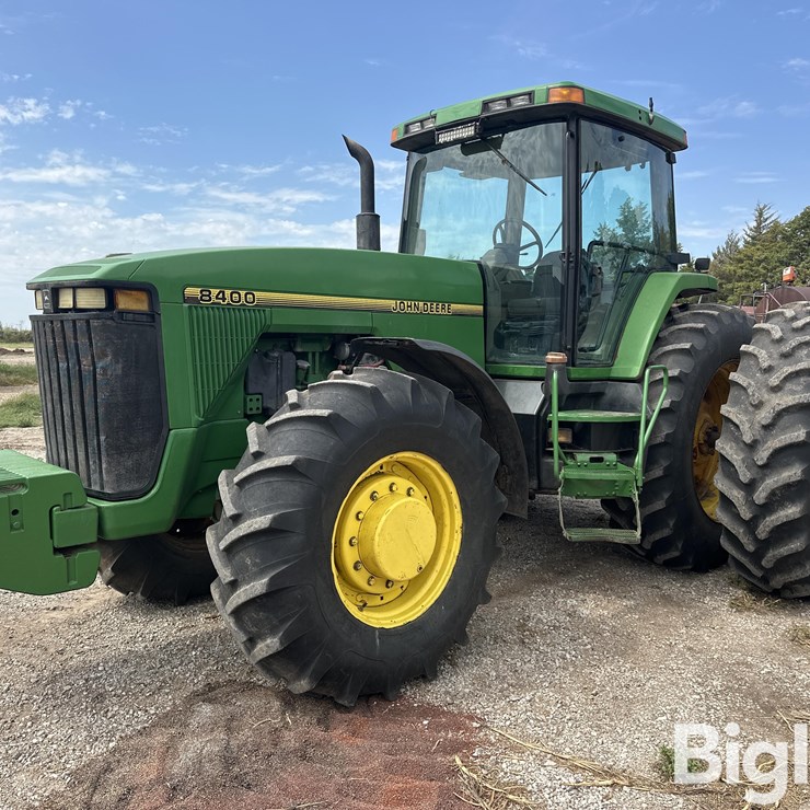 1996 JOHN DEERE 8400