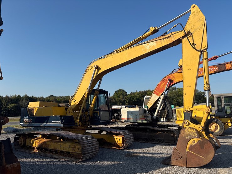 komatsu-pc220-lc-3-image-2