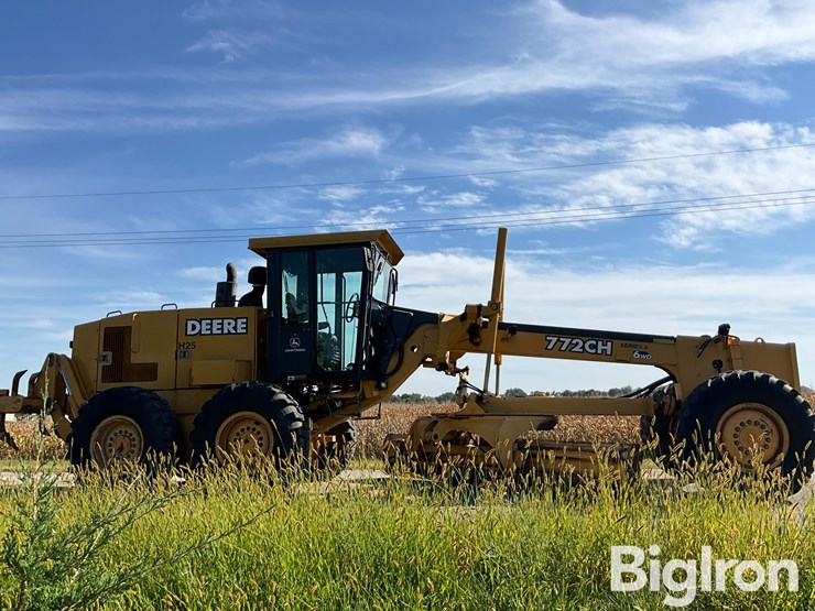 2002-deere-772ch-image-4