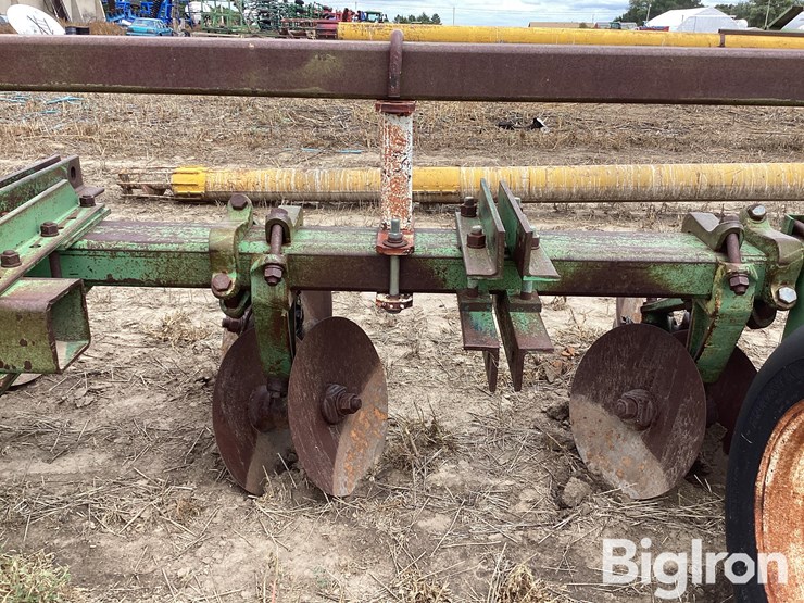 john-deere-28-image-11