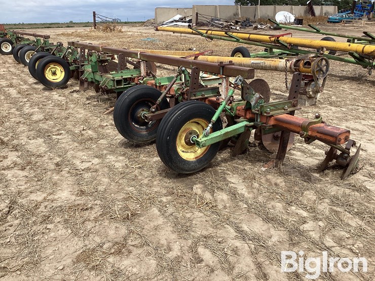 john-deere-28-image-1