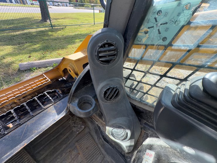 caterpillar-262d3-image-24