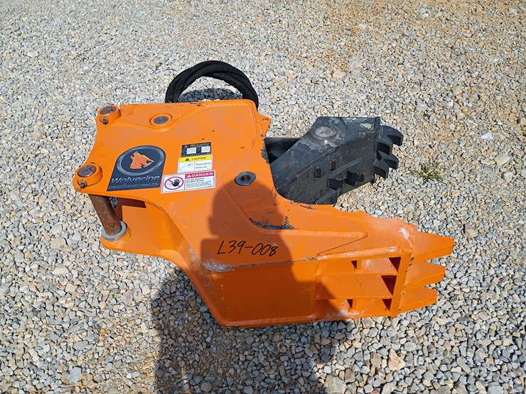 #l39-008-•-wolverine-hydraulic-clamp-excavator-attachment-(8t)-image-1