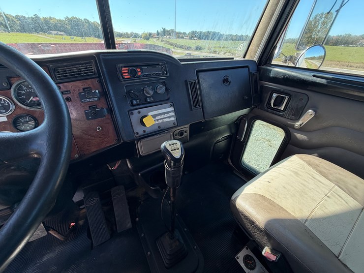 #29386-•-peterbilt-quad-axle-flatbed-truck-image-47