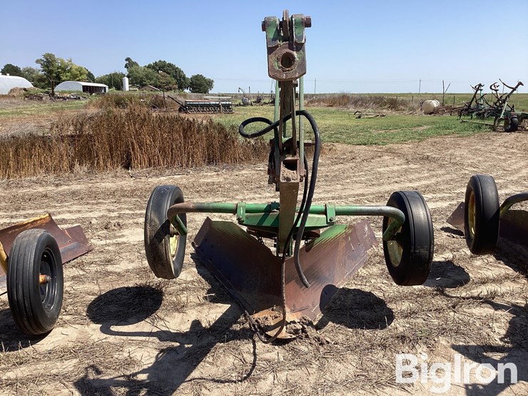 john-deere-12-image-2
