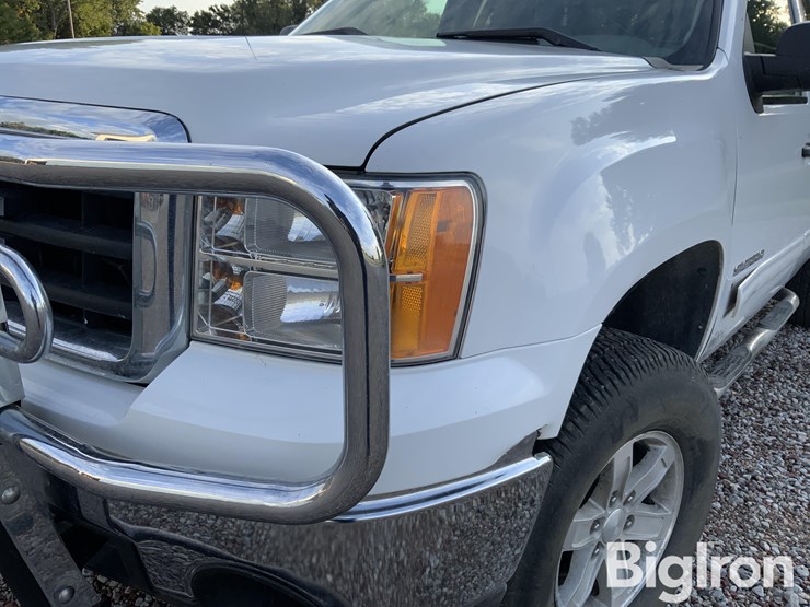2010-gmc-sierra-1500-sle-image-9
