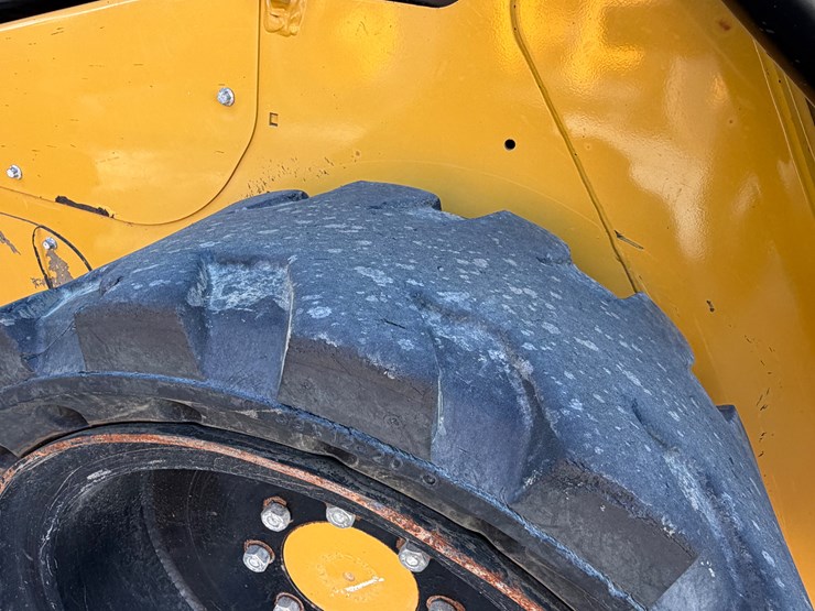 caterpillar-262d3-image-8