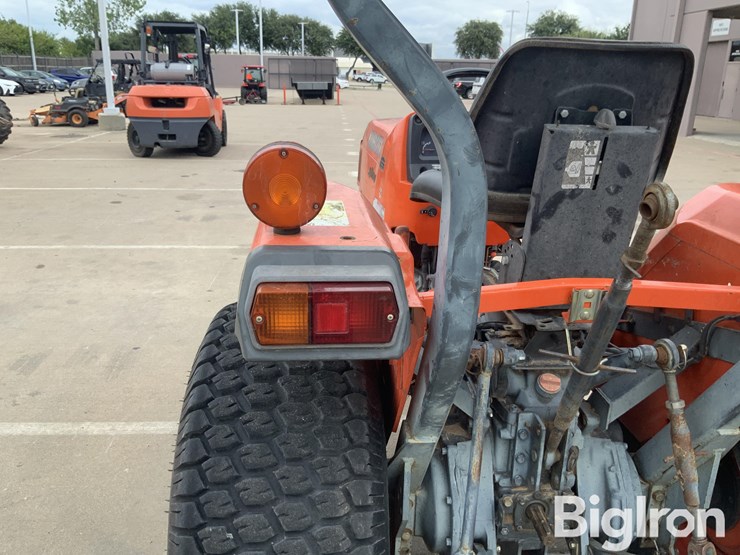 2010-kubota-l2800f-image-12