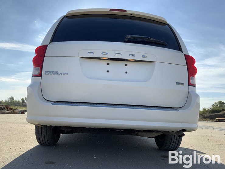 2011-dodge-caravan-image-15