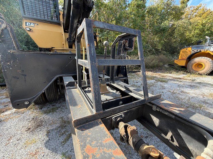 caterpillar-559c-image-28