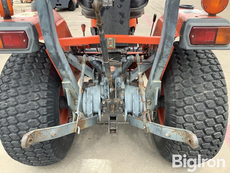 2010-kubota-l2800f-image-9