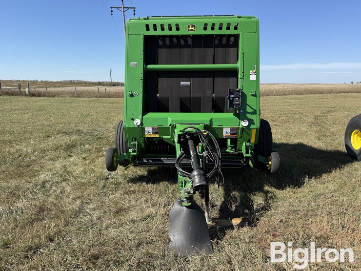 2022-john-deere-560m-image-2