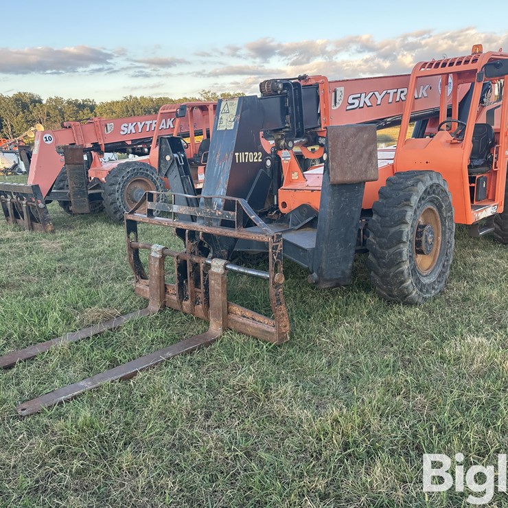 2017 SKY TRAK 10042