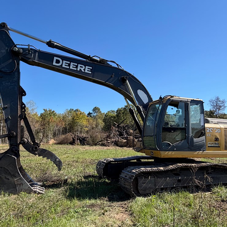 DEERE 200 LC