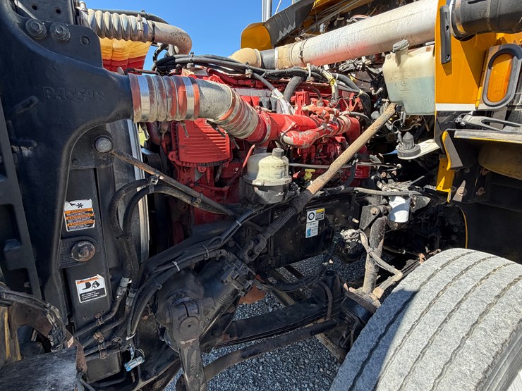 #29385-•-kenworth-tri-axle-truck-tractor-image-29