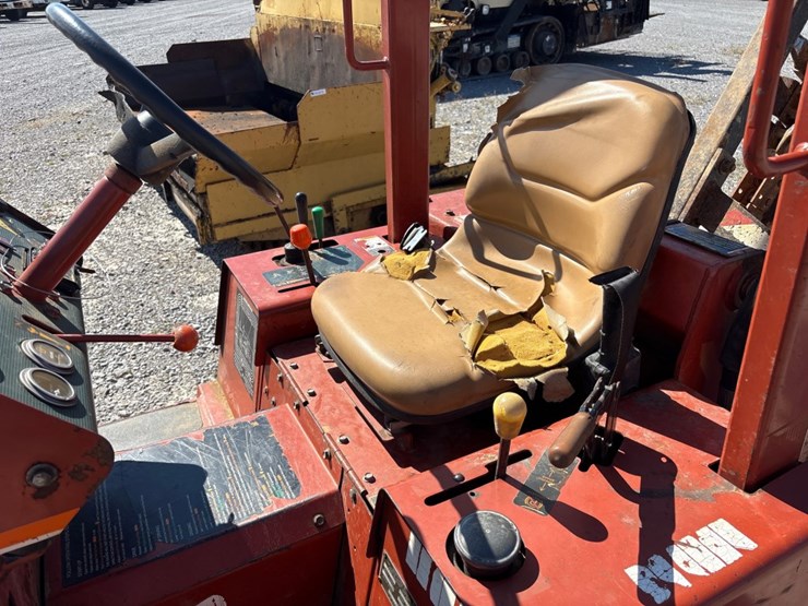2002-ditch-witch-3700-image-5