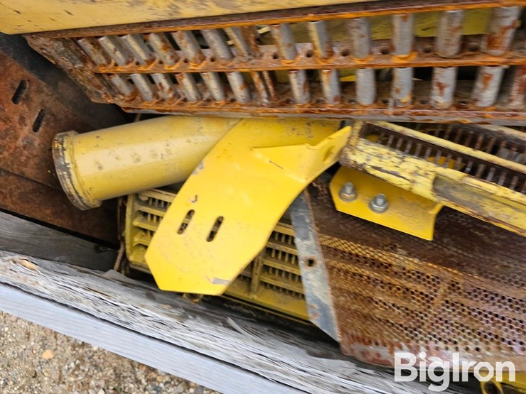 new-holland-tr85-image-16