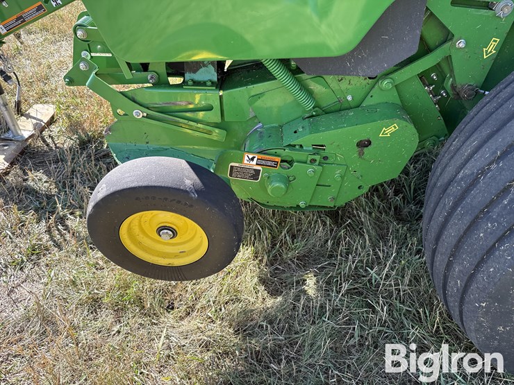2022-john-deere-560m-image-16