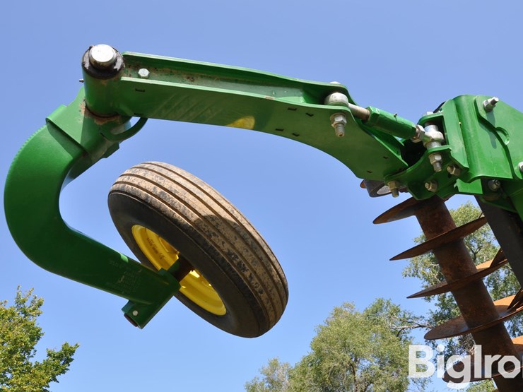 2015-john-deere-2623vt-image-18