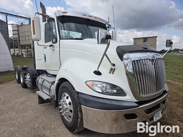 2013-international-prostar-image-3