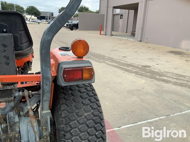 2010-kubota-l2800f-image-11