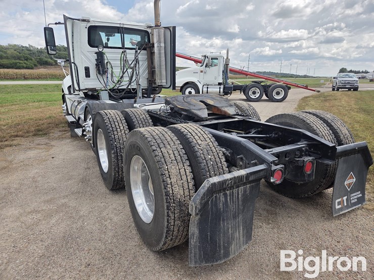 2013-international-prostar-image-7